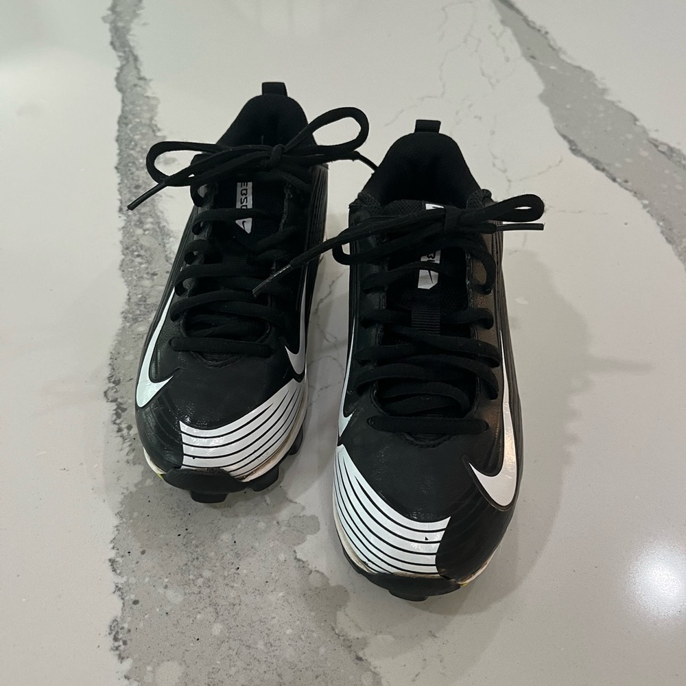 Nike Kids Shoes Black and White